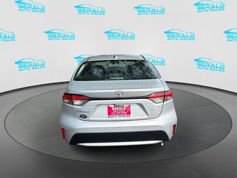 Used 2022 Toyota Corolla LE FWD image 4