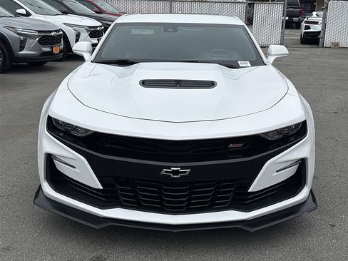 Used 2019 Chevrolet Camaro SS RWD image 8