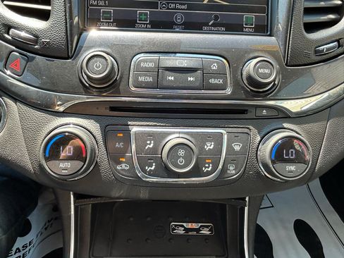 Used 2019 Chevrolet Impala Premier FWD image 25