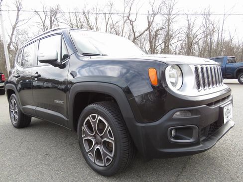 Used 2015 Jeep Renegade Limited image 3