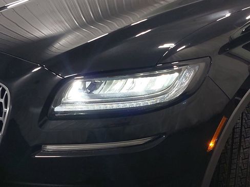 Used 2022 Lincoln Nautilus Reserve image 33
