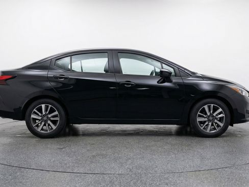 Used 2025 Nissan Versa SV FWD image 11