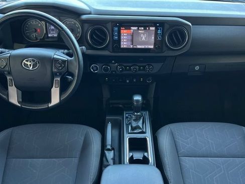 Used 2019 Toyota Tacoma TRD Sport w/ Technology Package AWD/4WD image 15