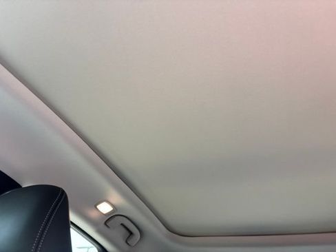 Used 2023 INFINITI QX50 Luxe FWD image 6