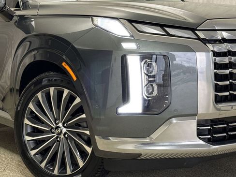 Used 2024 Hyundai Palisade Calligraphy image 3