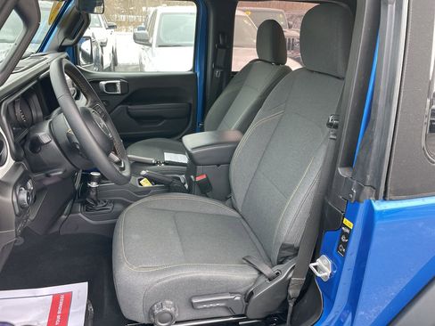 Used 2024 Jeep Wrangler Sport S image 11