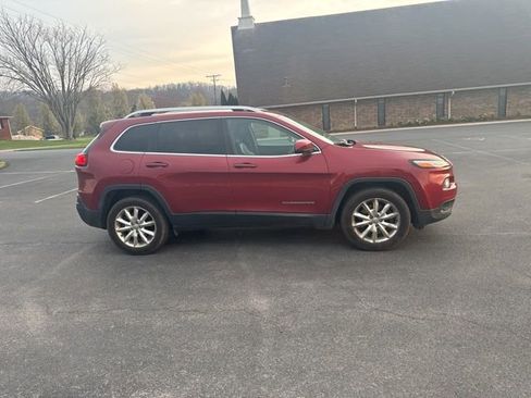 Used 2017 Jeep Cherokee Limited image 4