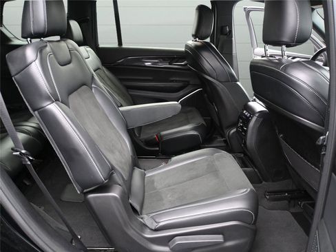 Used 2021 Jeep Grand Cherokee L Altitude image 14