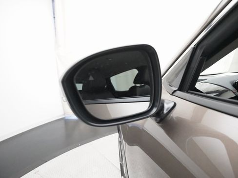 Certified 2025 Nissan Kicks SR image 24