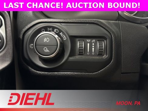 Certified 2021 Jeep Gladiator Willys image 19