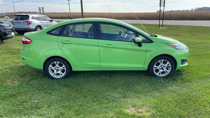 Used 2014 Ford Fiesta SE FWD image 2