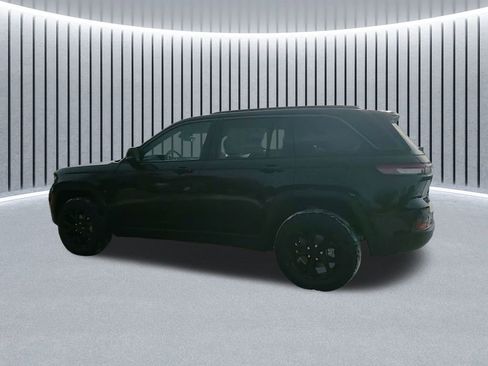 New 2026 Jeep Grand Cherokee Altitude image 14