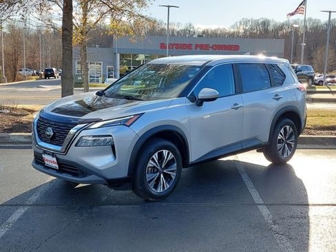 Used 2023 Nissan Rogue SV image 7