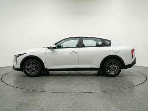 Used 2025 Kia K4 FWD image 5