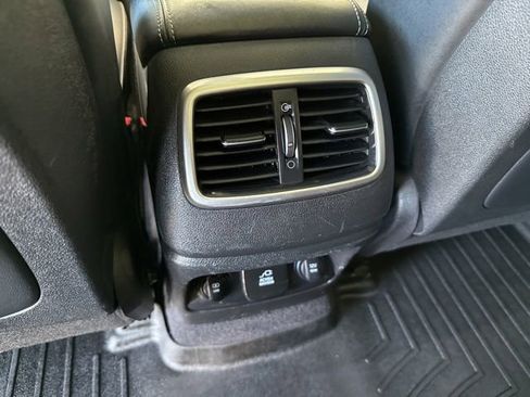 Used 2017 Kia Sorento SX AWD/4WD image 24