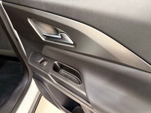 New 2026 Chevrolet Equinox EV LT image 22