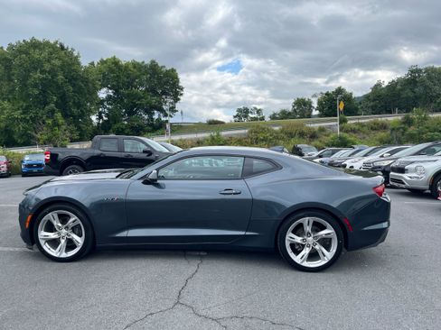 Used 2021 Chevrolet Camaro LT RWD image 7