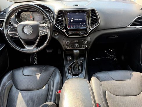 Used 2019 Jeep Cherokee Limited w/ Luxury Group AWD/4WD image 15