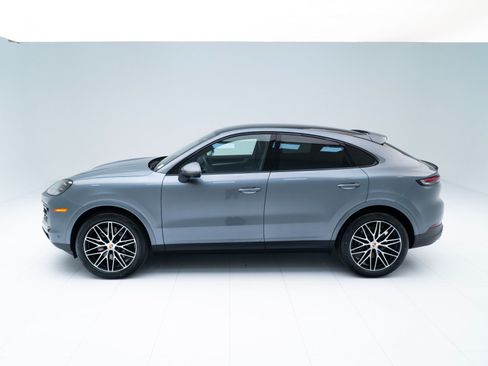 Certified 2026 Porsche Cayenne GTS AWD/4WD image 2