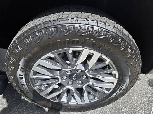 Used 2025 Chevrolet Tahoe Z71 AWD/4WD image 48
