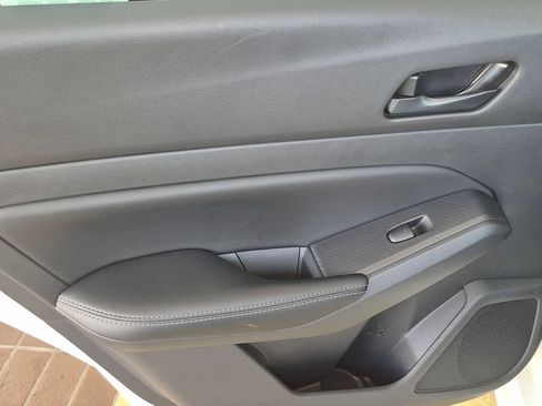 Used 2025 Nissan Altima 2.5 SV FWD image 27