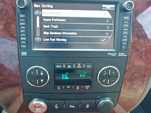 Used 2013 Chevrolet Avalanche LTZ AWD/4WD image 36