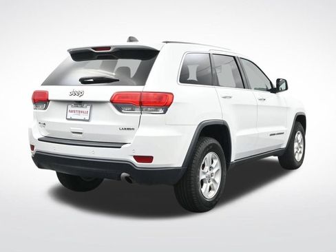 Used 2017 Jeep Grand Cherokee Laredo AWD/4WD image 5