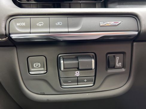 Used 2023 Cadillac Escalade V image 32