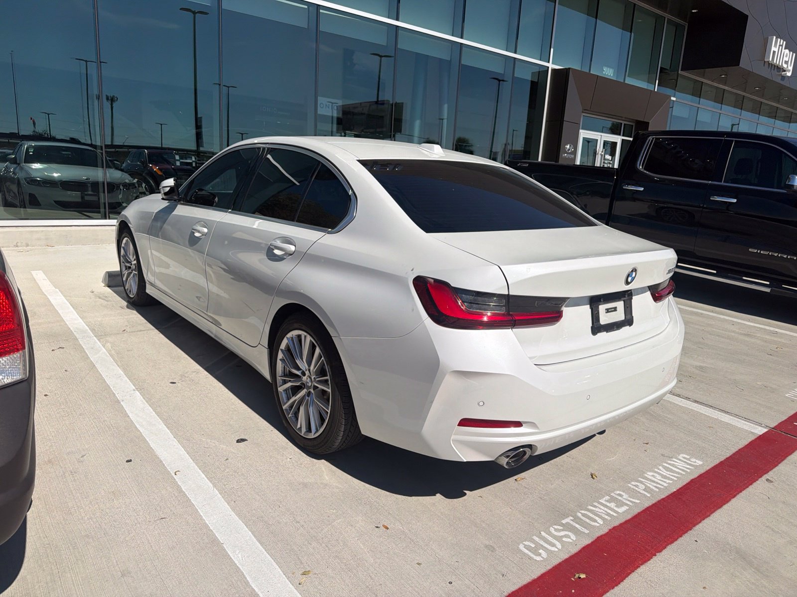 Used 2024 BMW 330i Sedan w/ Convenience Package RWD image 7
