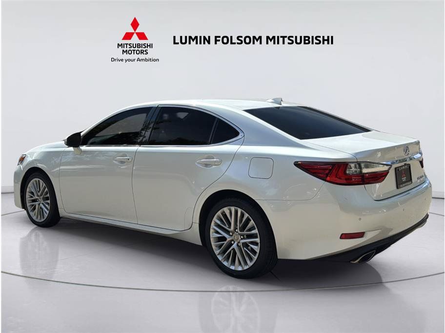 Used 2016 Lexus ES 350 w/ Luxury Package w/Wood Trim FWD image 3
