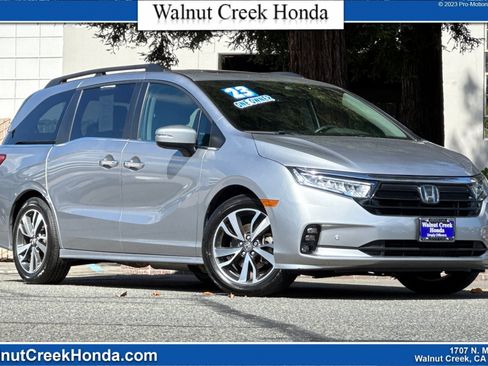 Used 2023 Honda Odyssey Touring image 1