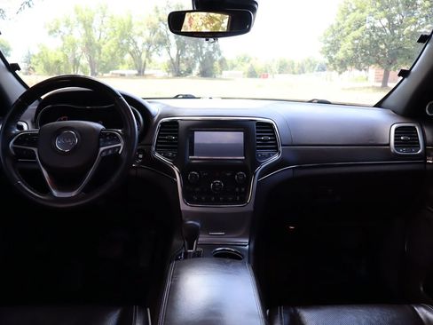 Used 2018 Jeep Grand Cherokee Overland AWD/4WD image 16