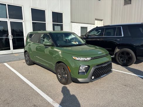 Used 2022 Kia Soul EX FWD image 2