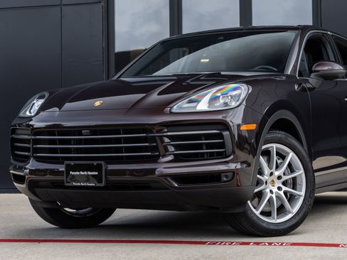 Certified 2022 Porsche Cayenne AWD/4WD image 7