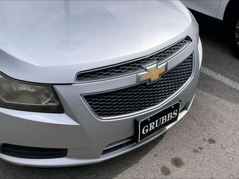 Used 2011 Chevrolet Cruze LS FWD image 35