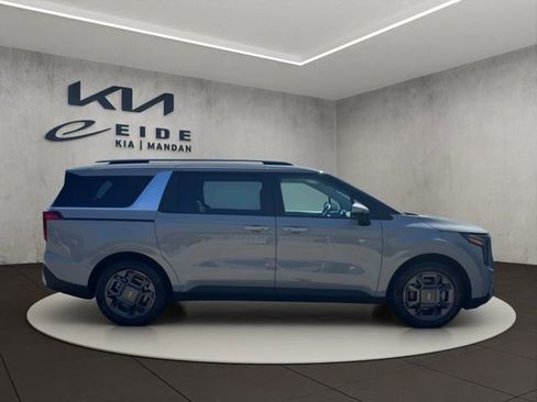 New 2026 Kia Carnival EX image 8