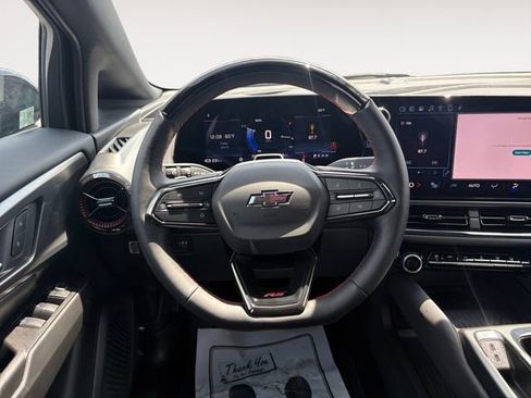 Used 2024 Chevrolet Equinox EV RS FWD image 12