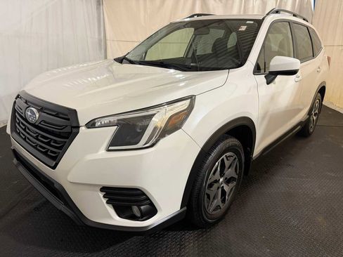 Used 2023 Subaru Forester Premium AWD/4WD image 1