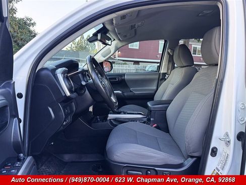 Used 2022 Toyota Tacoma SR5 RWD image 6