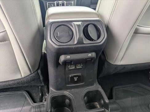 Used 2021 Jeep Gladiator Overland AWD/4WD image 17