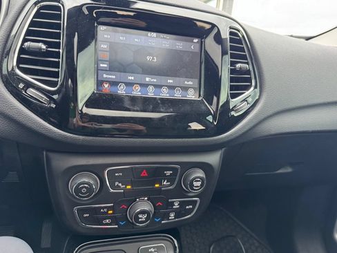 Used 2021 Jeep Compass Latitude w/ Sun and Sound Group AWD/4WD image 10