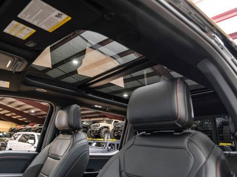 Used 2025 Ford F150 Raptor image 19