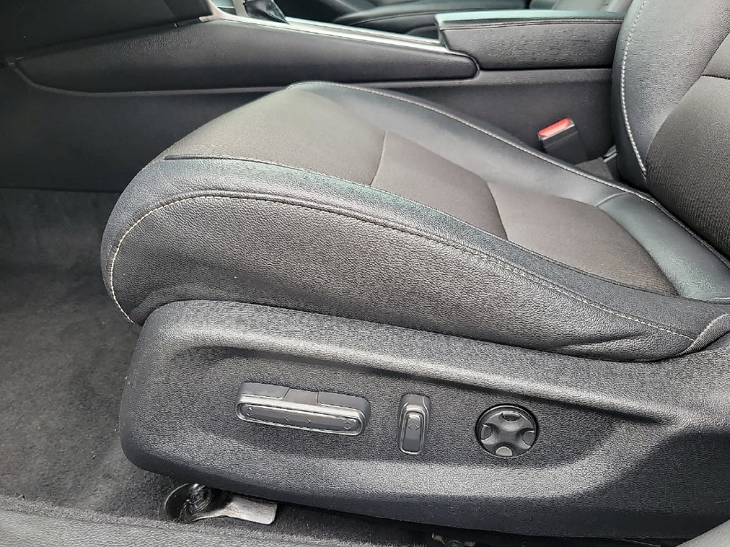 Used 2019 Honda Accord Sport image 12