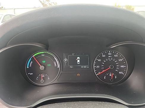 Used 2017 Kia Optima Premium w/ Hybrid Convenience Package FWD image 19