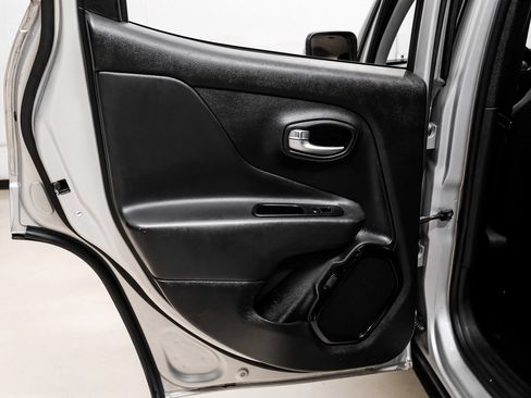 Used 2017 Jeep Renegade Altitude image 47