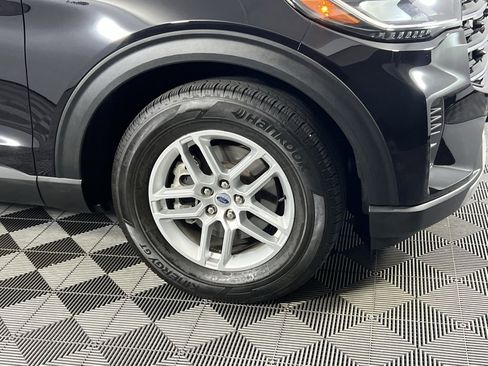 Used 2025 Ford Explorer Active image 6