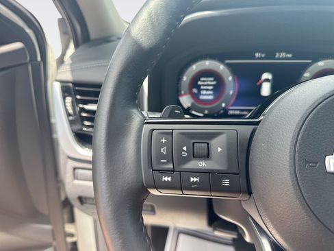 Used 2024 Nissan Rogue SL w/ SL Premium Package FWD image 26