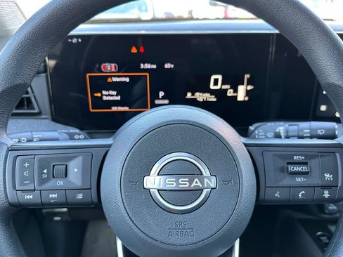 Used 2026 Nissan Kicks SV FWD image 25