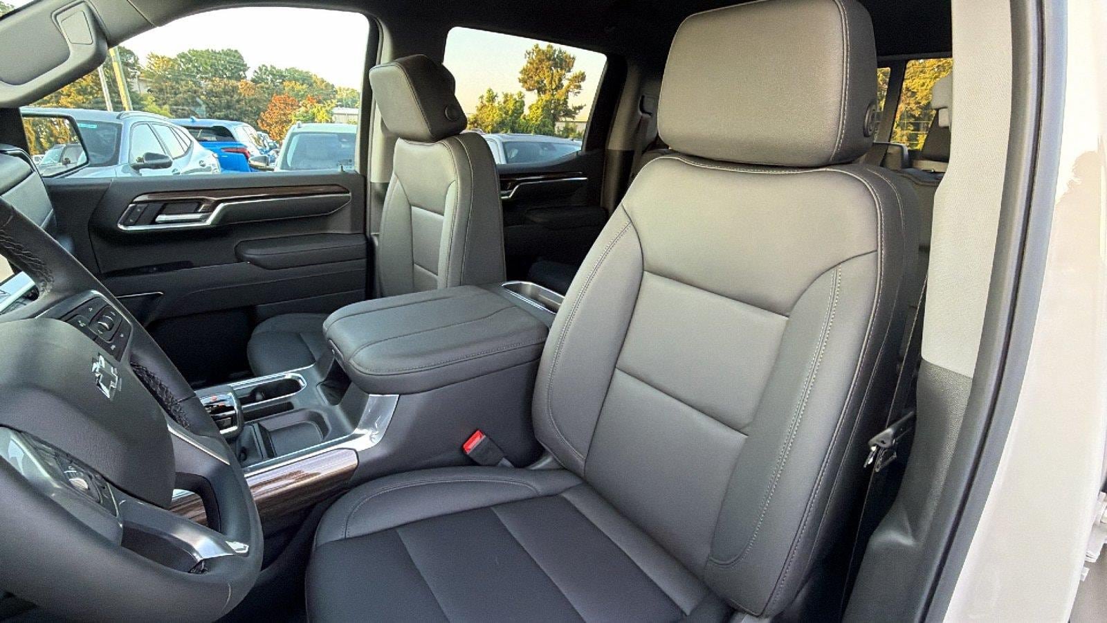 New 2026 Chevrolet Silverado 1500 RST w/ RST All Star Premium Package AWD/4WD image 4