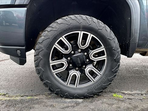 Used 2020 GMC Sierra 2500 AT4 w/ AT4 Premium Package image 8